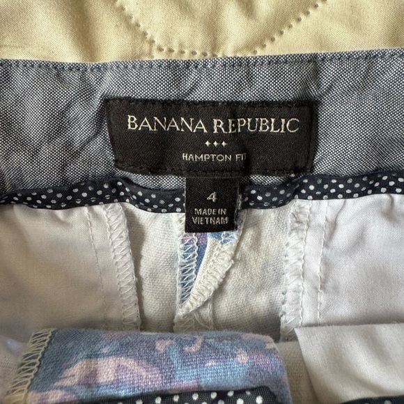 Banana Republic 4 Blue Floral Hampton Chino Shorts - Picture 7 of 13
